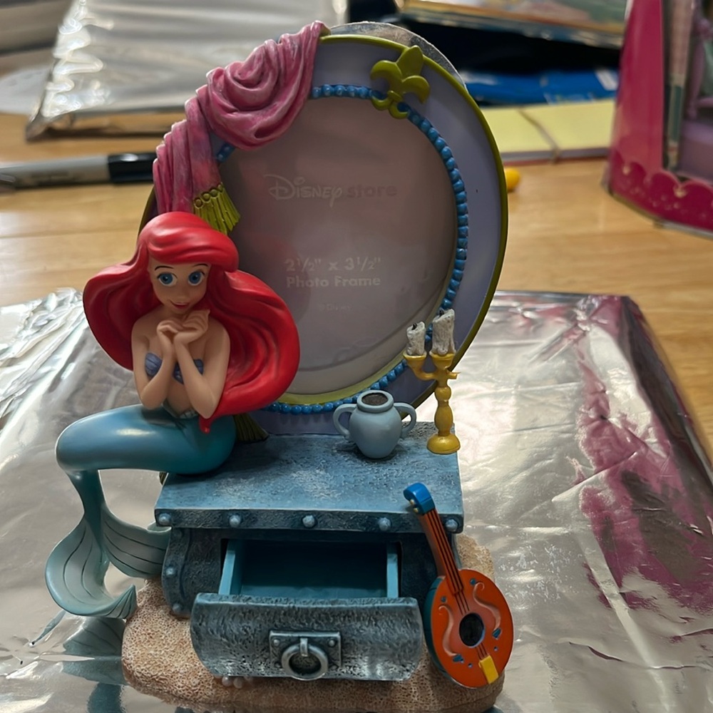 Very Rare Ariel Photo Frame w/ slide out drawer